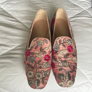 Stuart Weitzman Pipearky Roaeblossom Embroidered Loafers 8. Very good condition